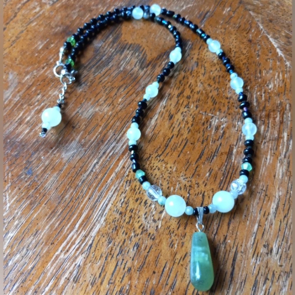 Jade Crystal Beaded Necklace!!!!